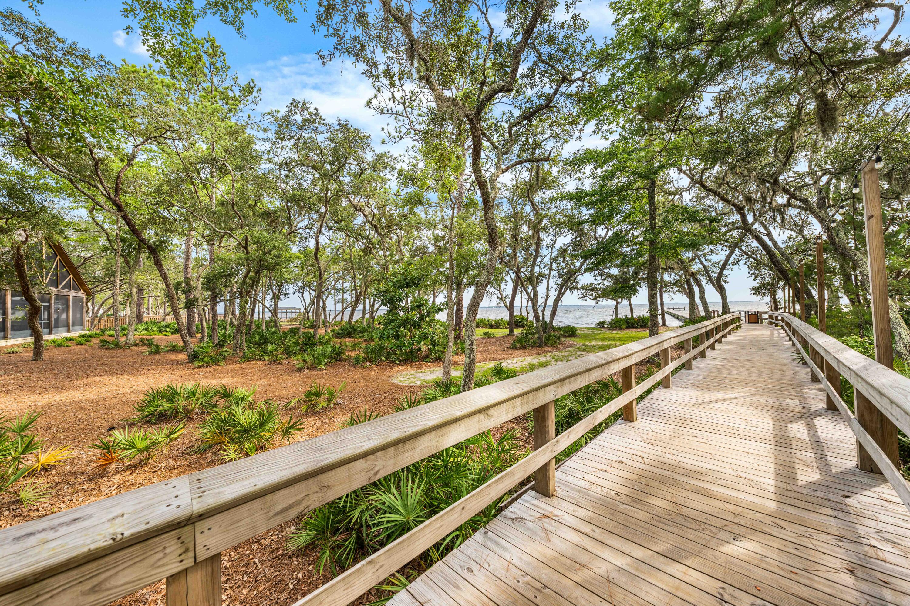 HAMMOCK BAY - Residential