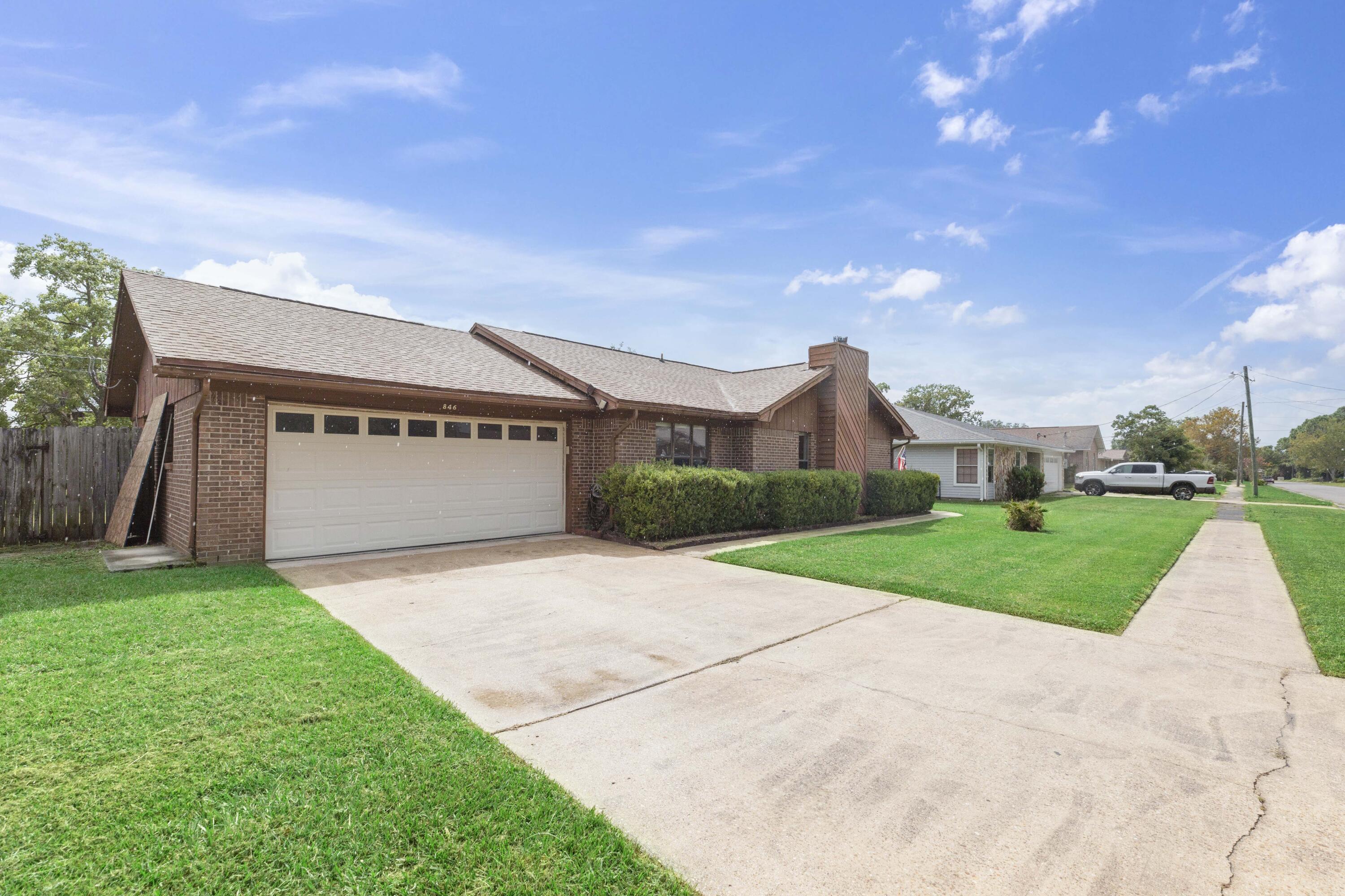 CHATEAU PRES DE LA MER - Residential Lease