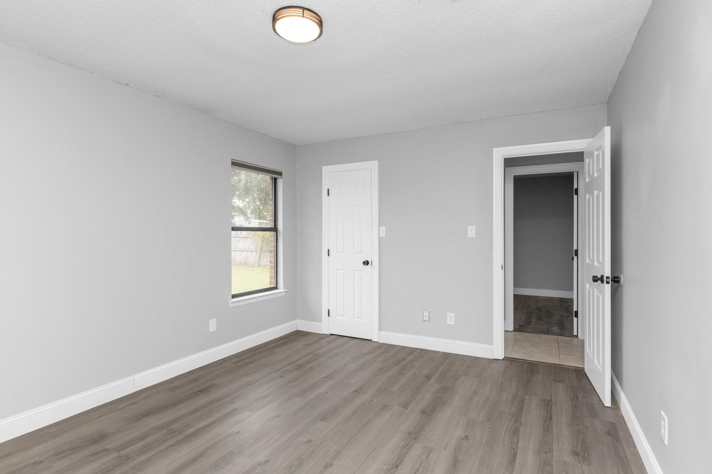 CHATEAU PRES DE LA MER - Residential Lease