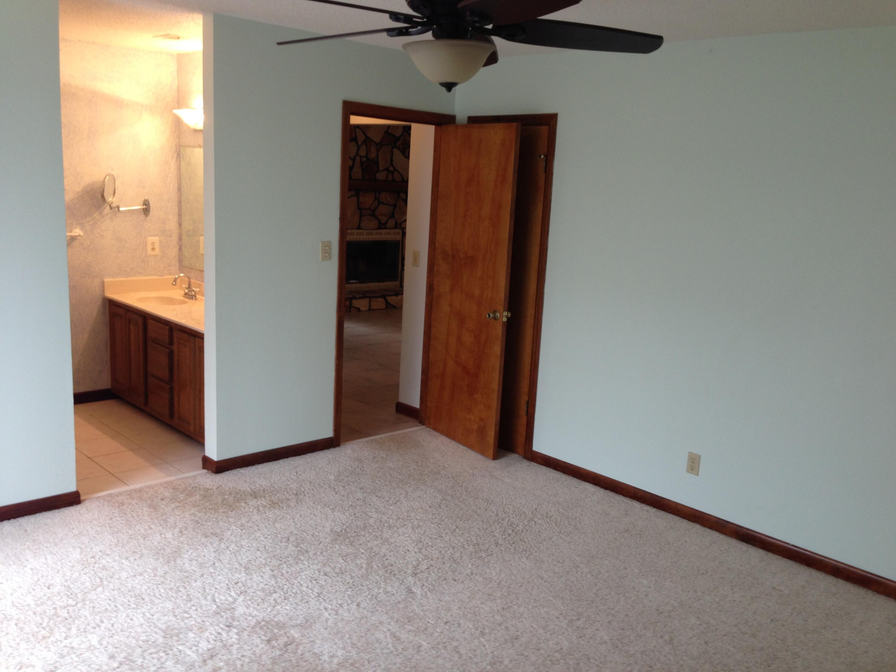 RUSHLIN PARK S/D - Residential Lease