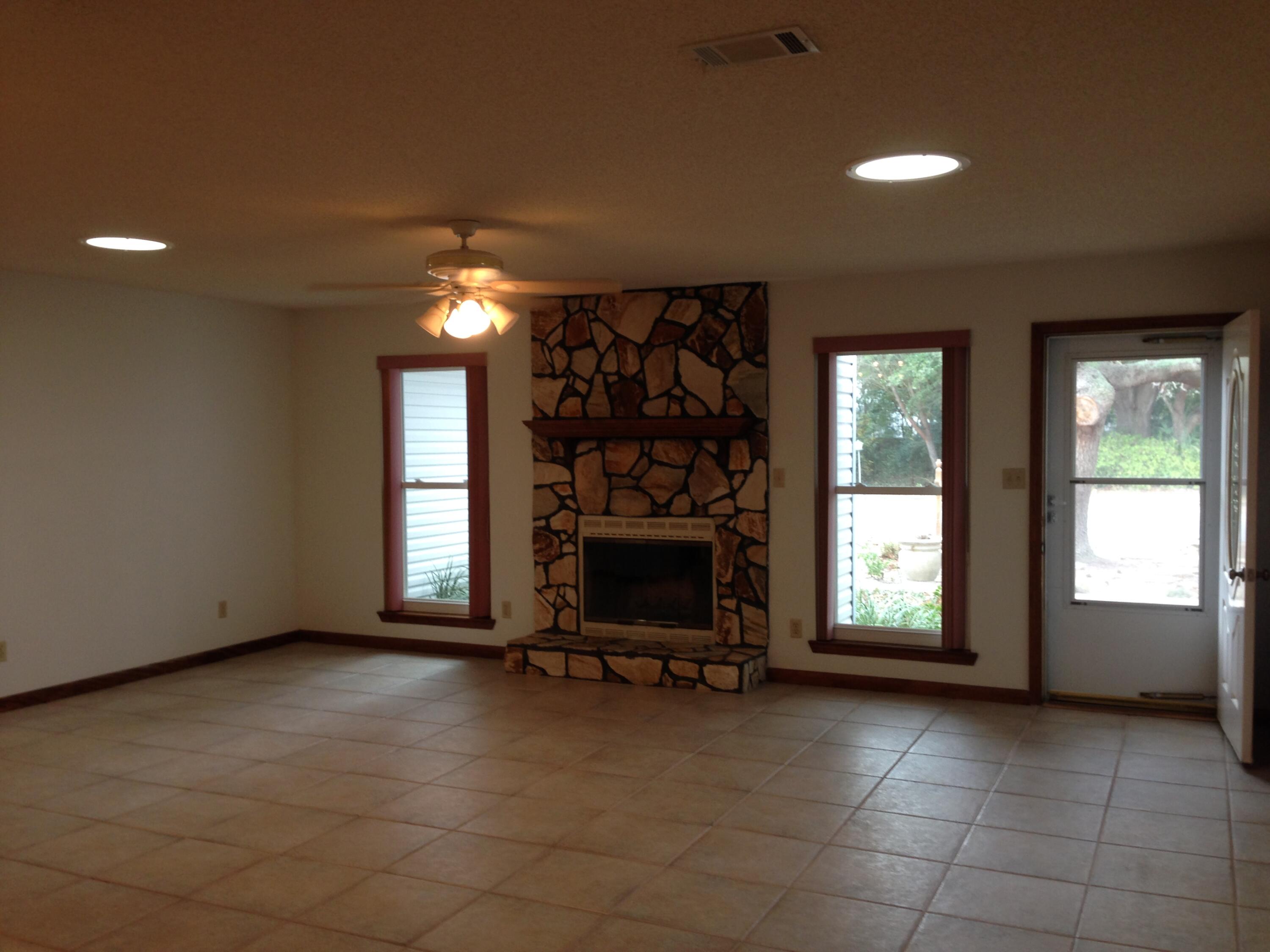 RUSHLIN PARK S/D - Residential Lease