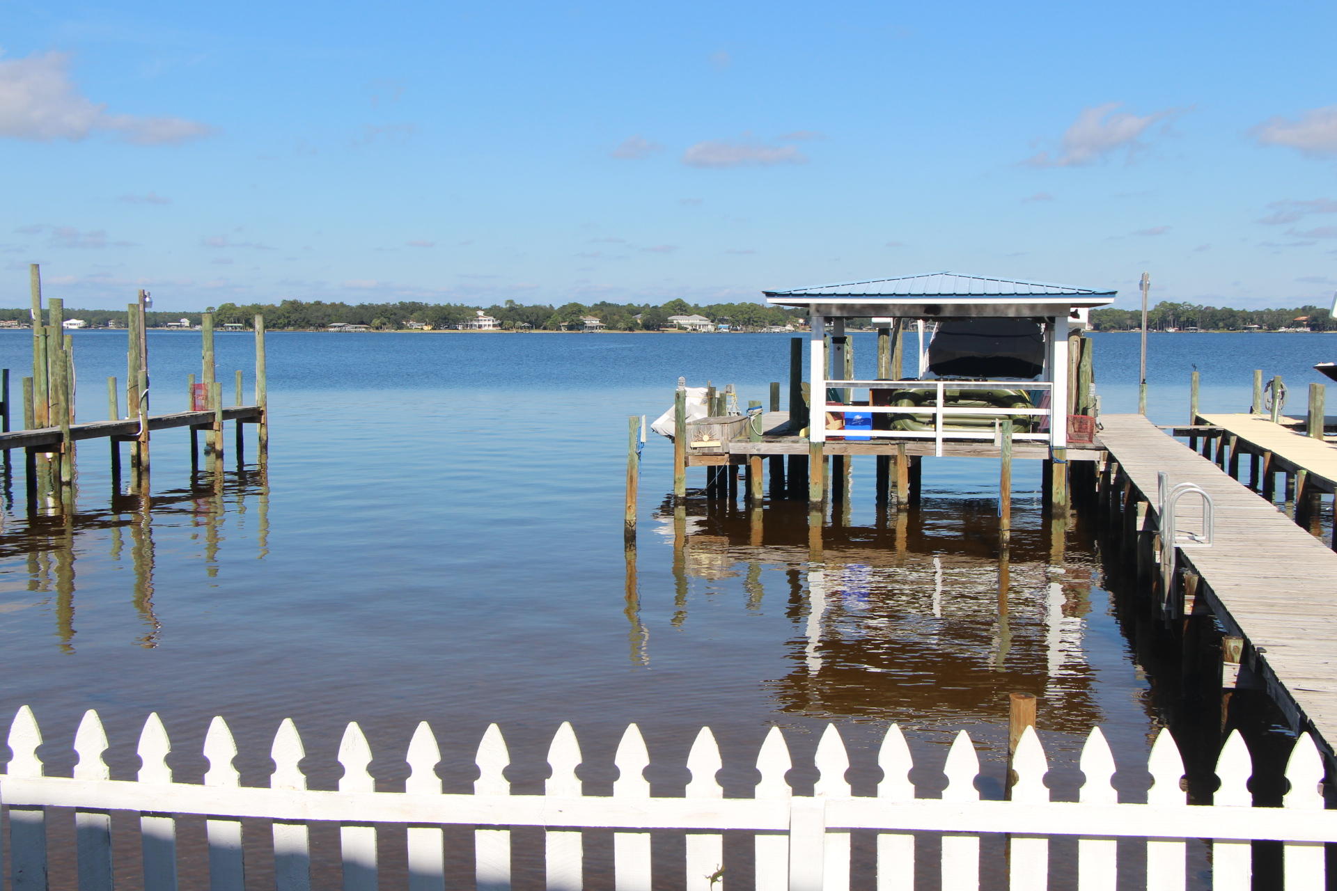 LIGHTHOUSE POINTE - Residential