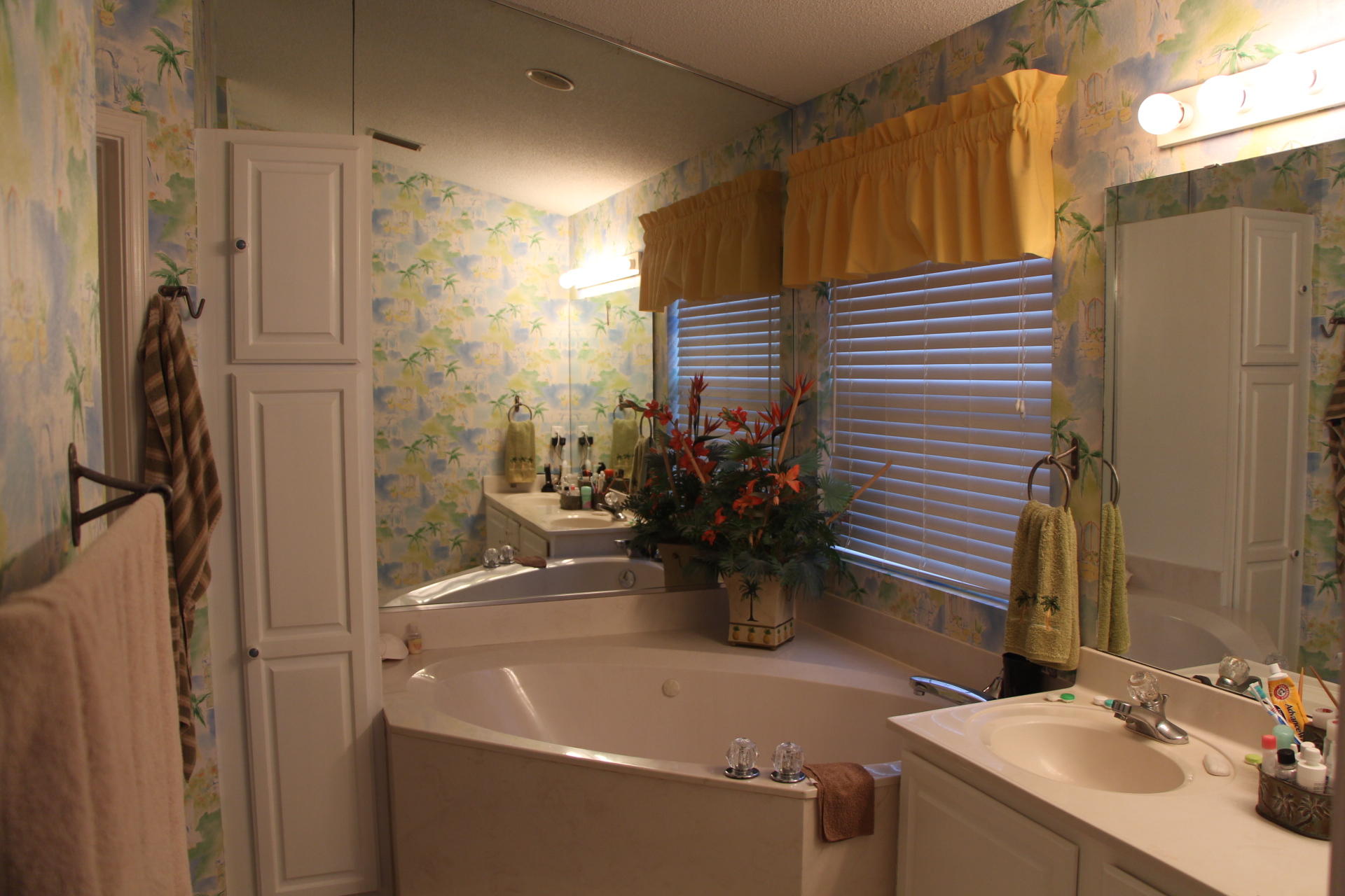 LIGHTHOUSE POINTE - Residential