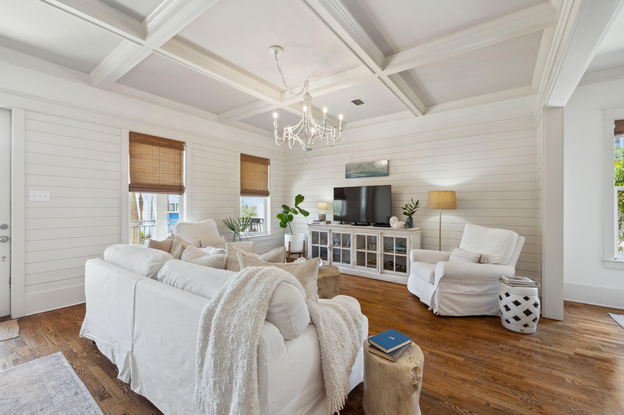 VILLAGE OF WHITE CLIFFS THE - Residential Lease