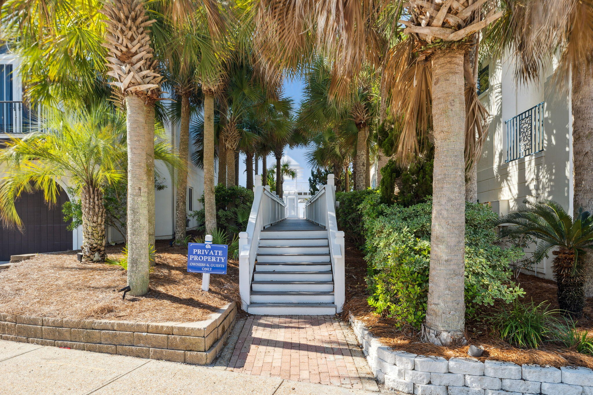 VILLAGE OF WHITE CLIFFS THE - Residential Lease