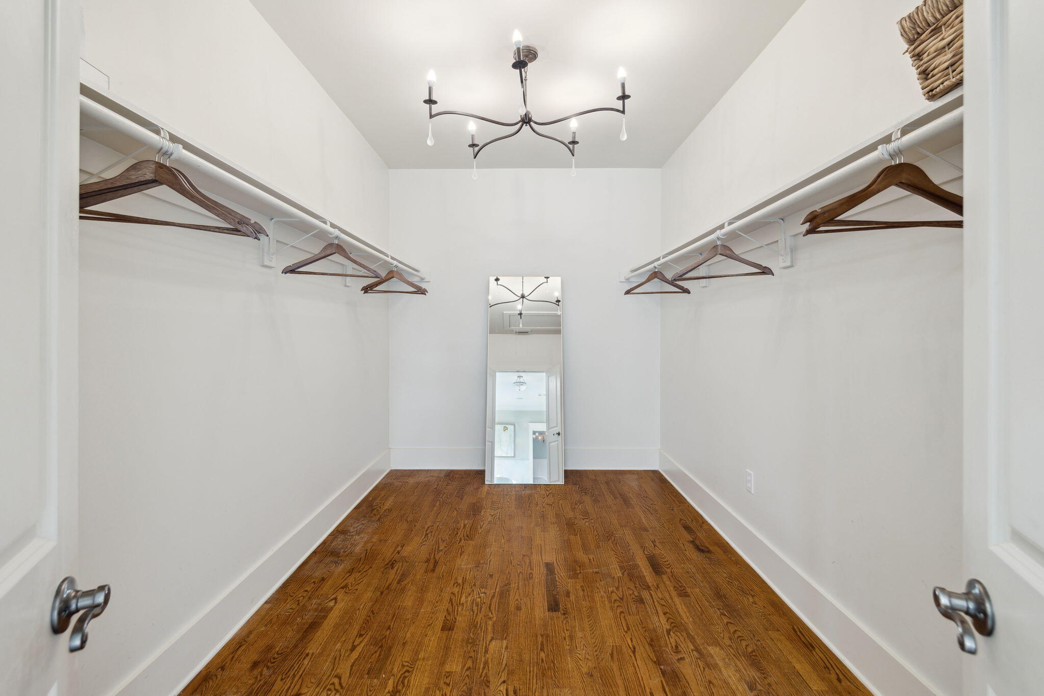 VILLAGE OF WHITE CLIFFS THE - Residential Lease