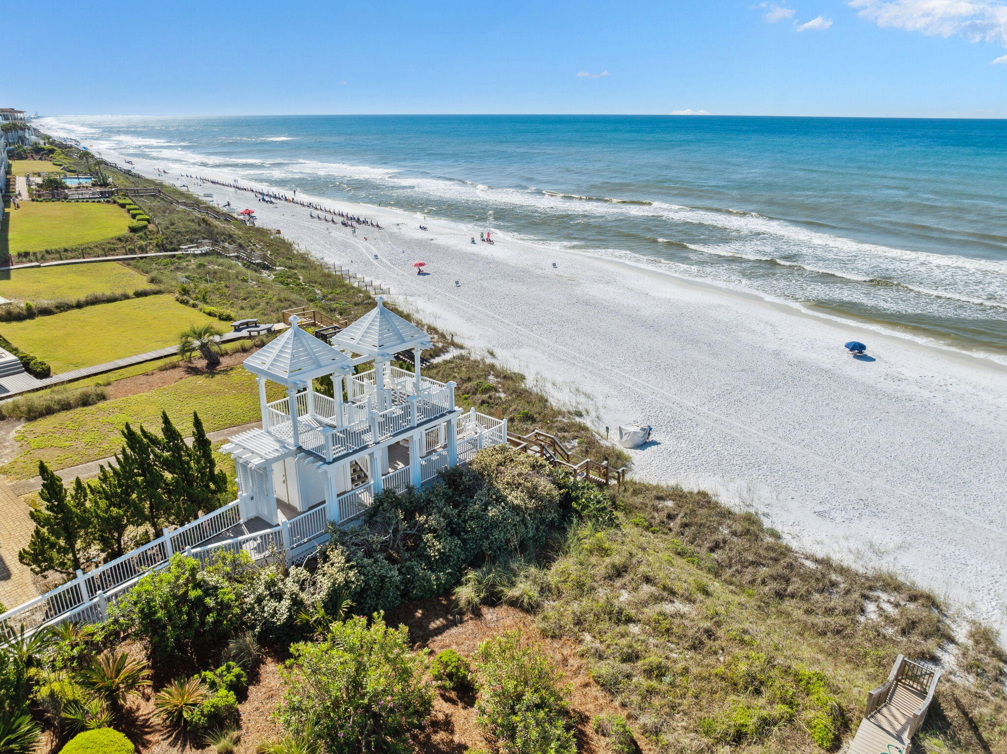 VILLAGE OF WHITE CLIFFS THE - Residential Lease