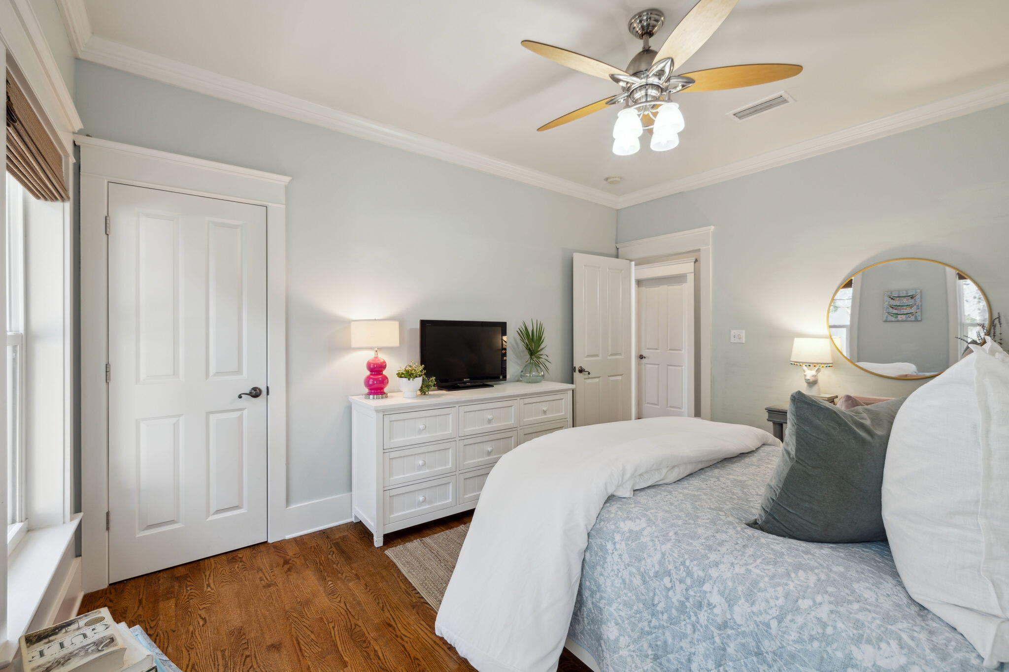 VILLAGE OF WHITE CLIFFS THE - Residential Lease