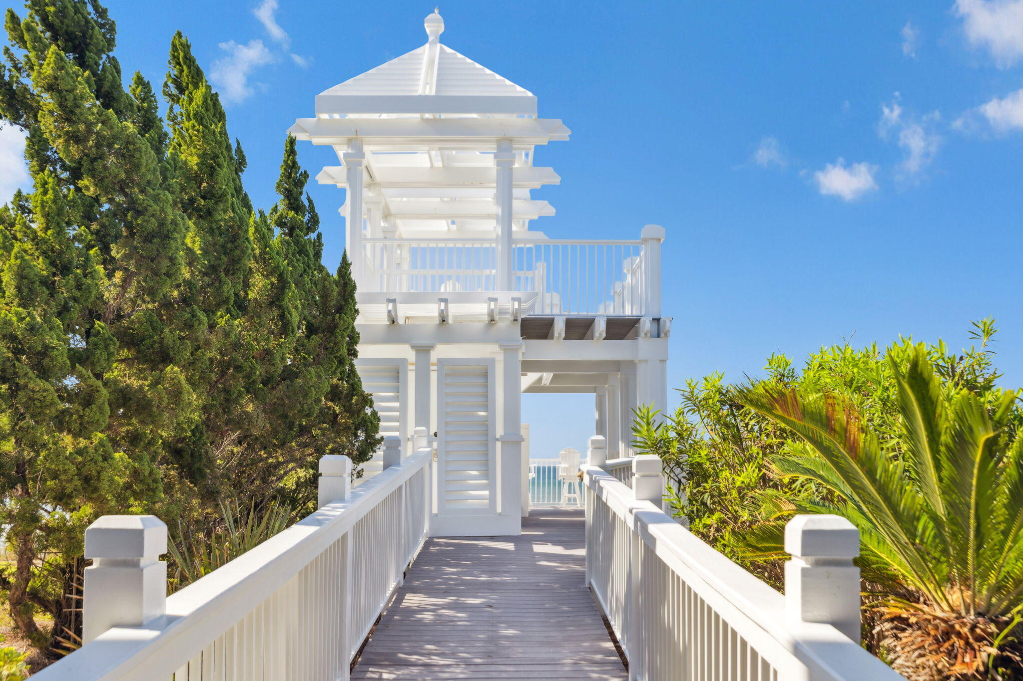 VILLAGE OF WHITE CLIFFS THE - Residential Lease