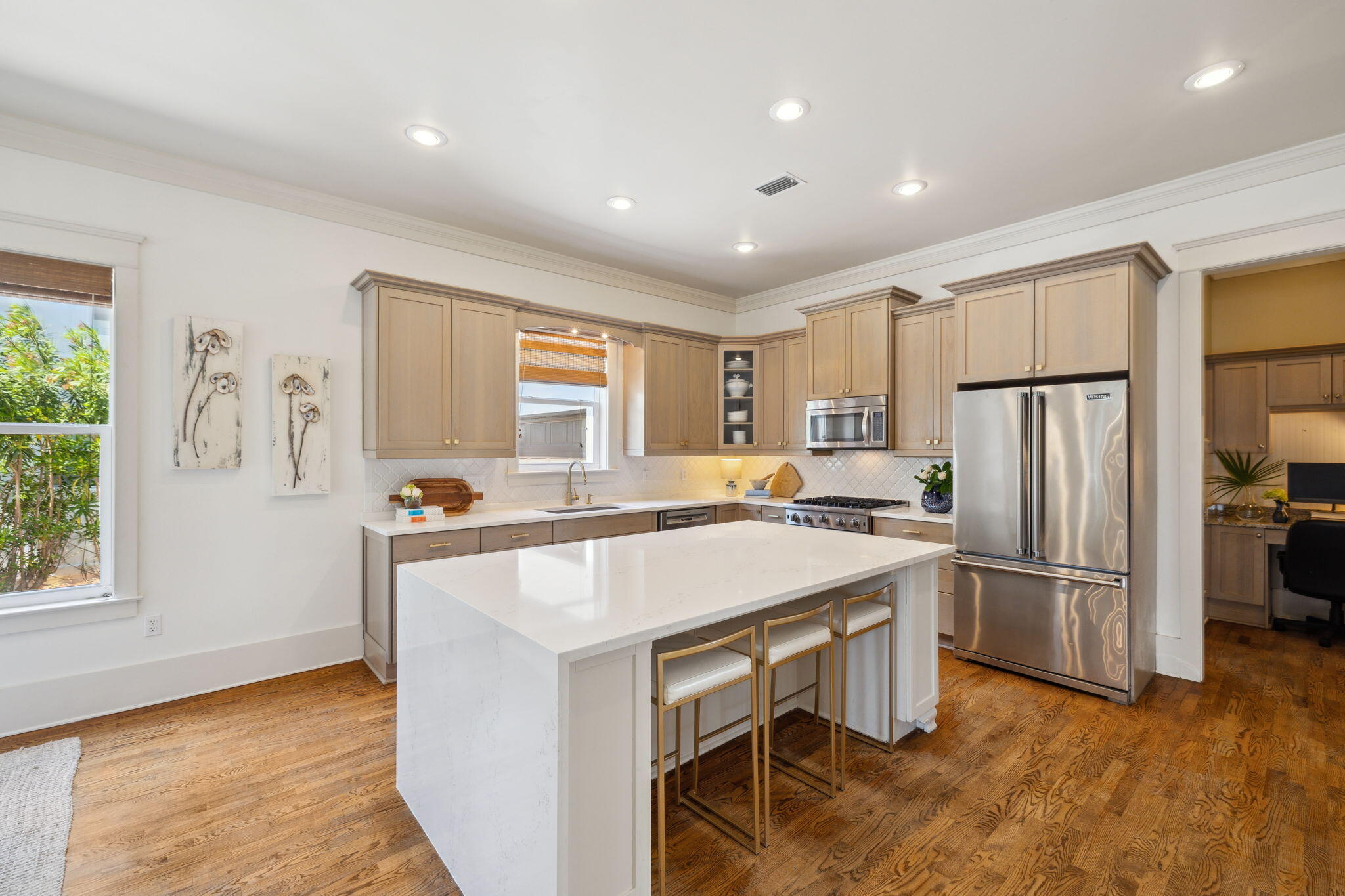 VILLAGE OF WHITE CLIFFS THE - Residential Lease