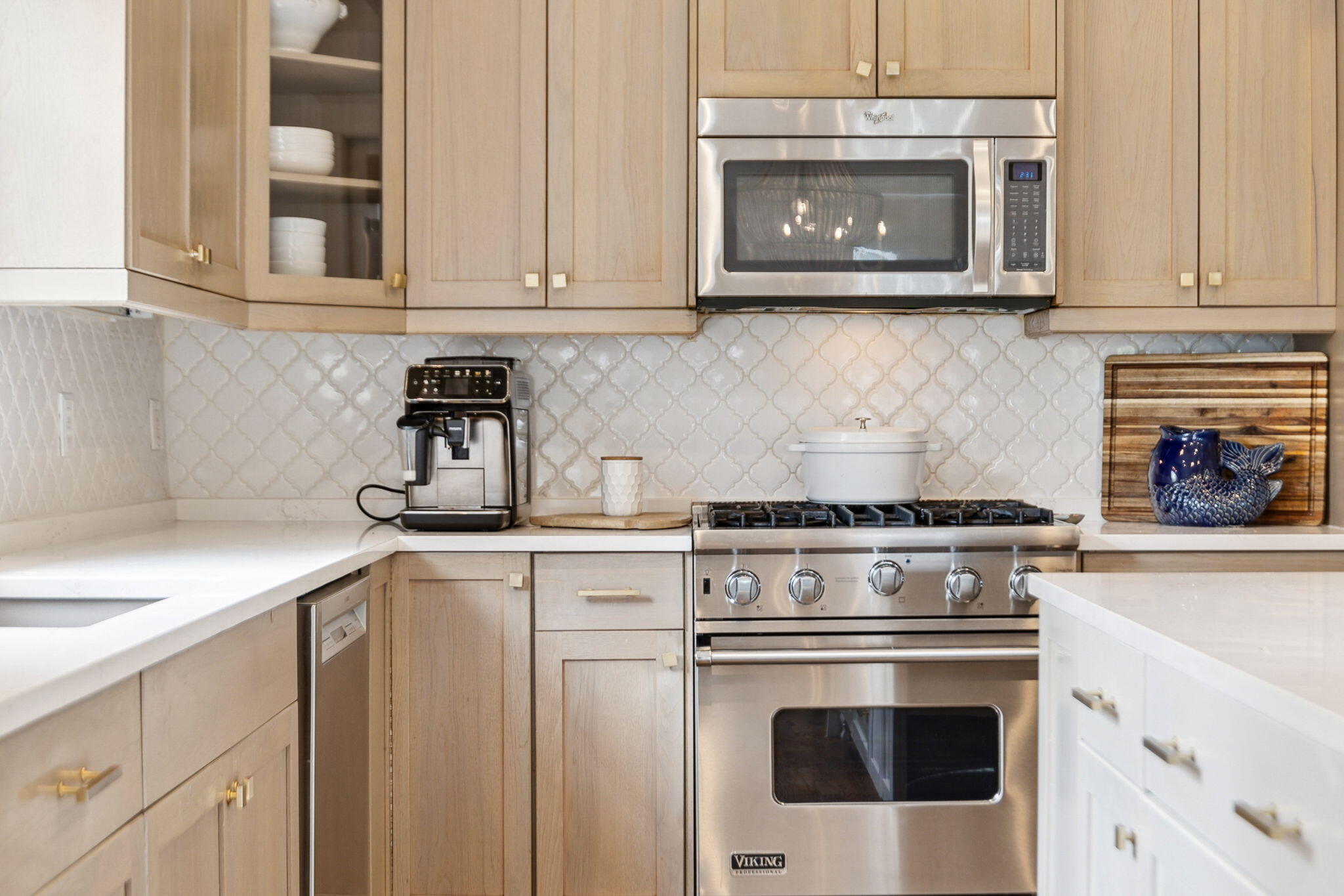 VILLAGE OF WHITE CLIFFS THE - Residential Lease