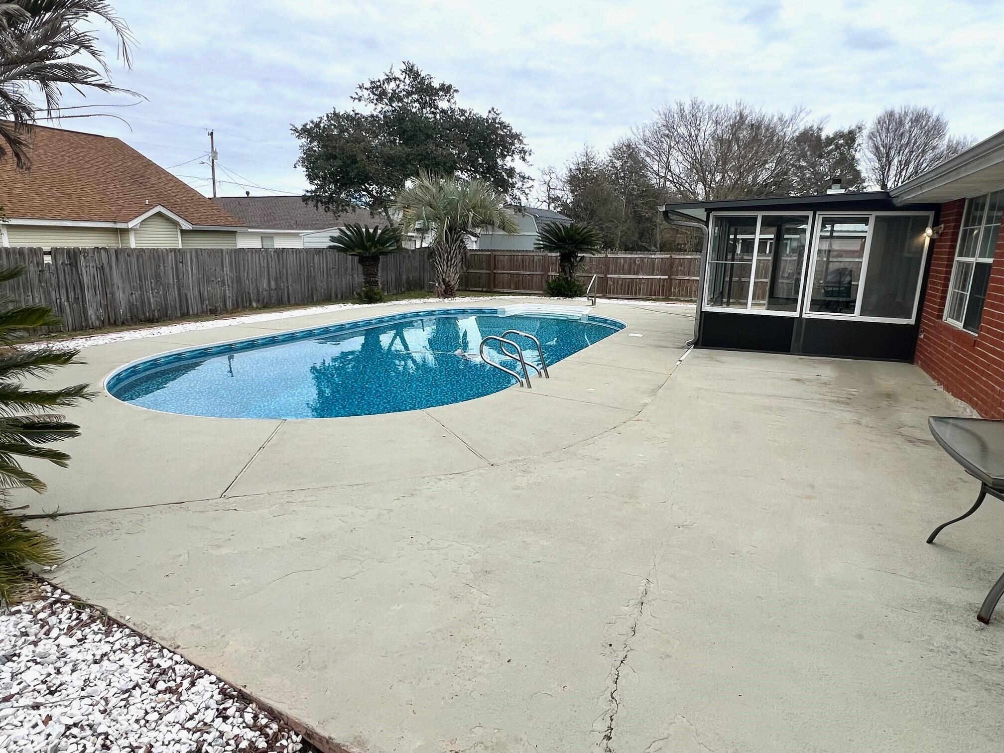 RIVERCHASE S/D PH 2 - Residential Lease