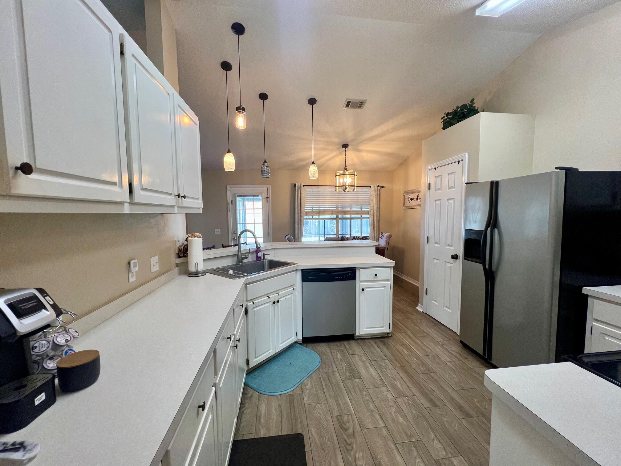 RIVERCHASE S/D PH 2 - Residential Lease