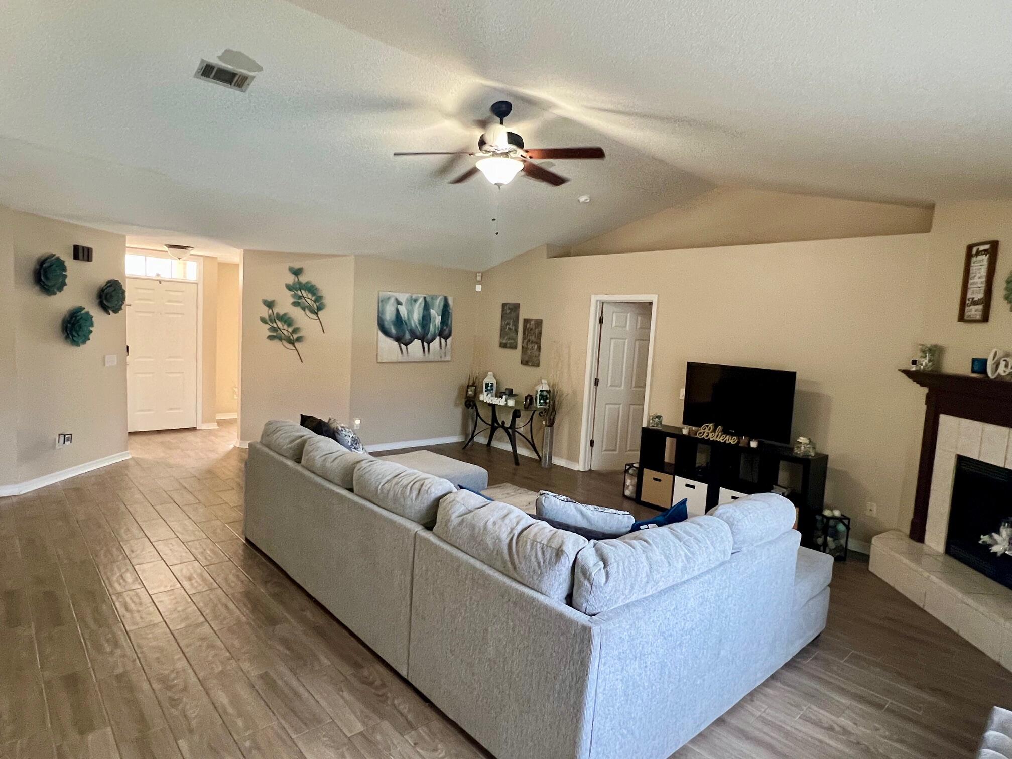 RIVERCHASE S/D PH 2 - Residential Lease