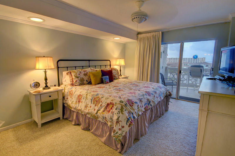 EL MATADOR CONDO - Residential