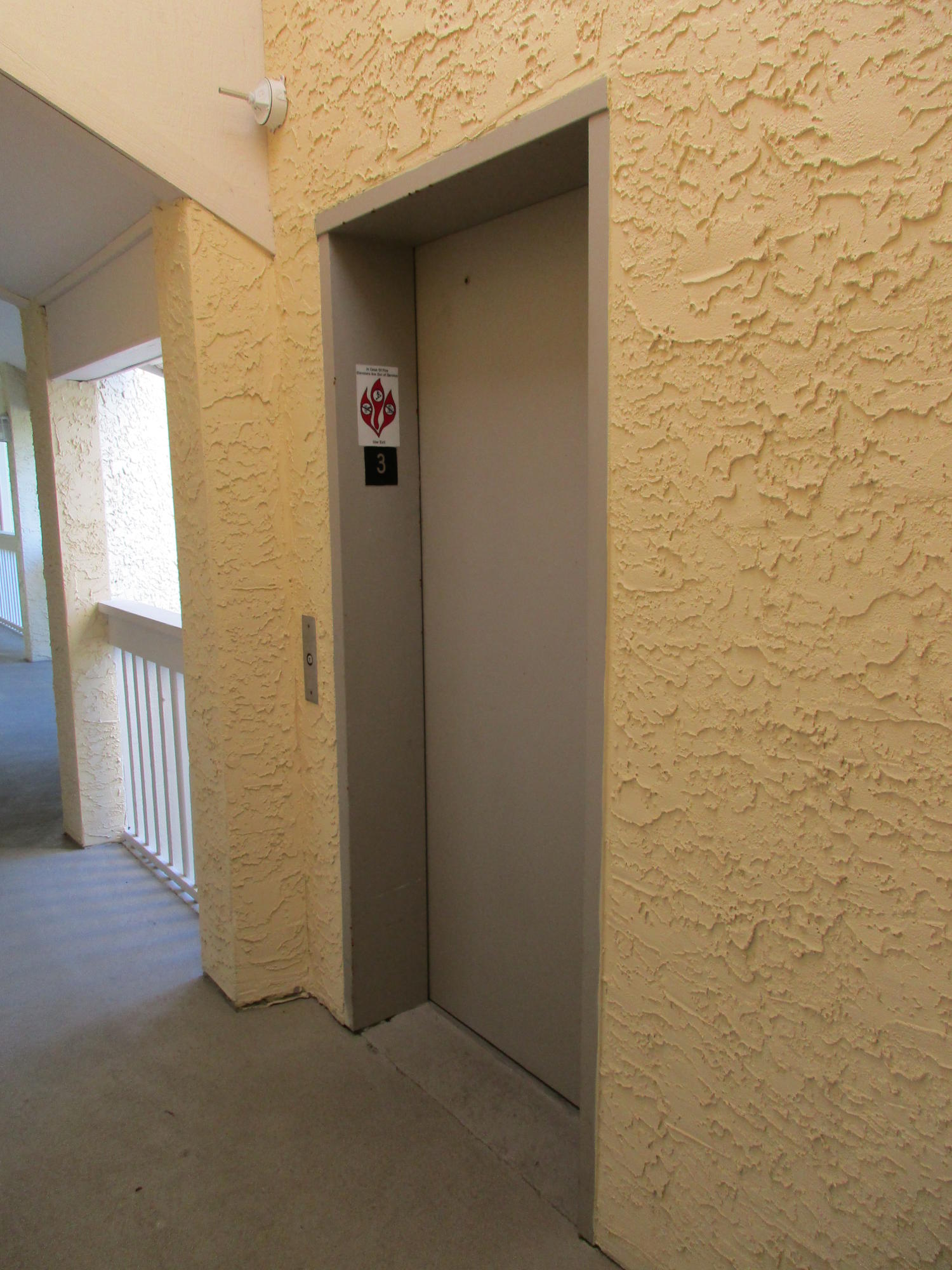 BAY VILLAS CONDOS - Residential Lease