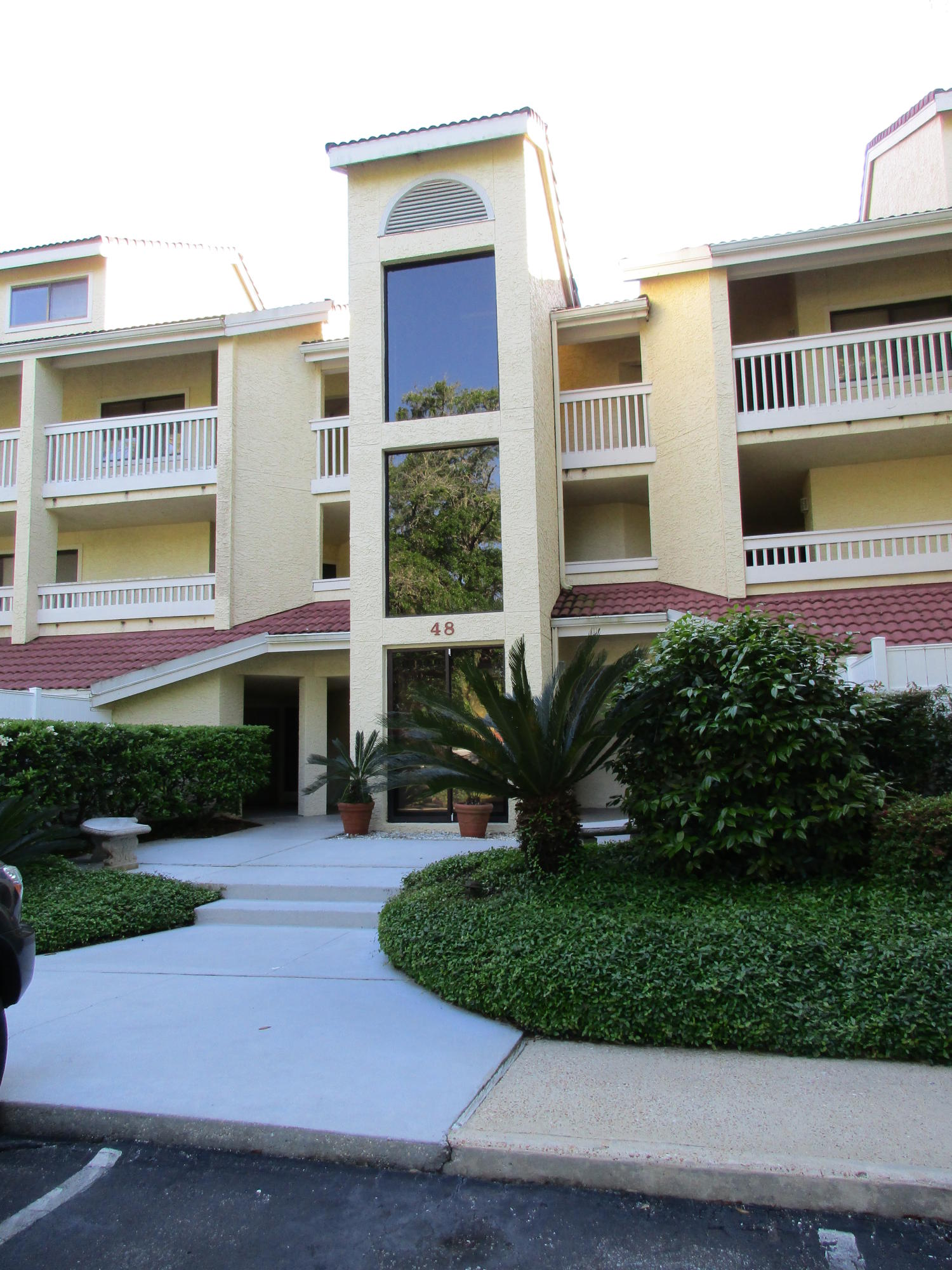 BAY VILLAS CONDOS - Residential Lease