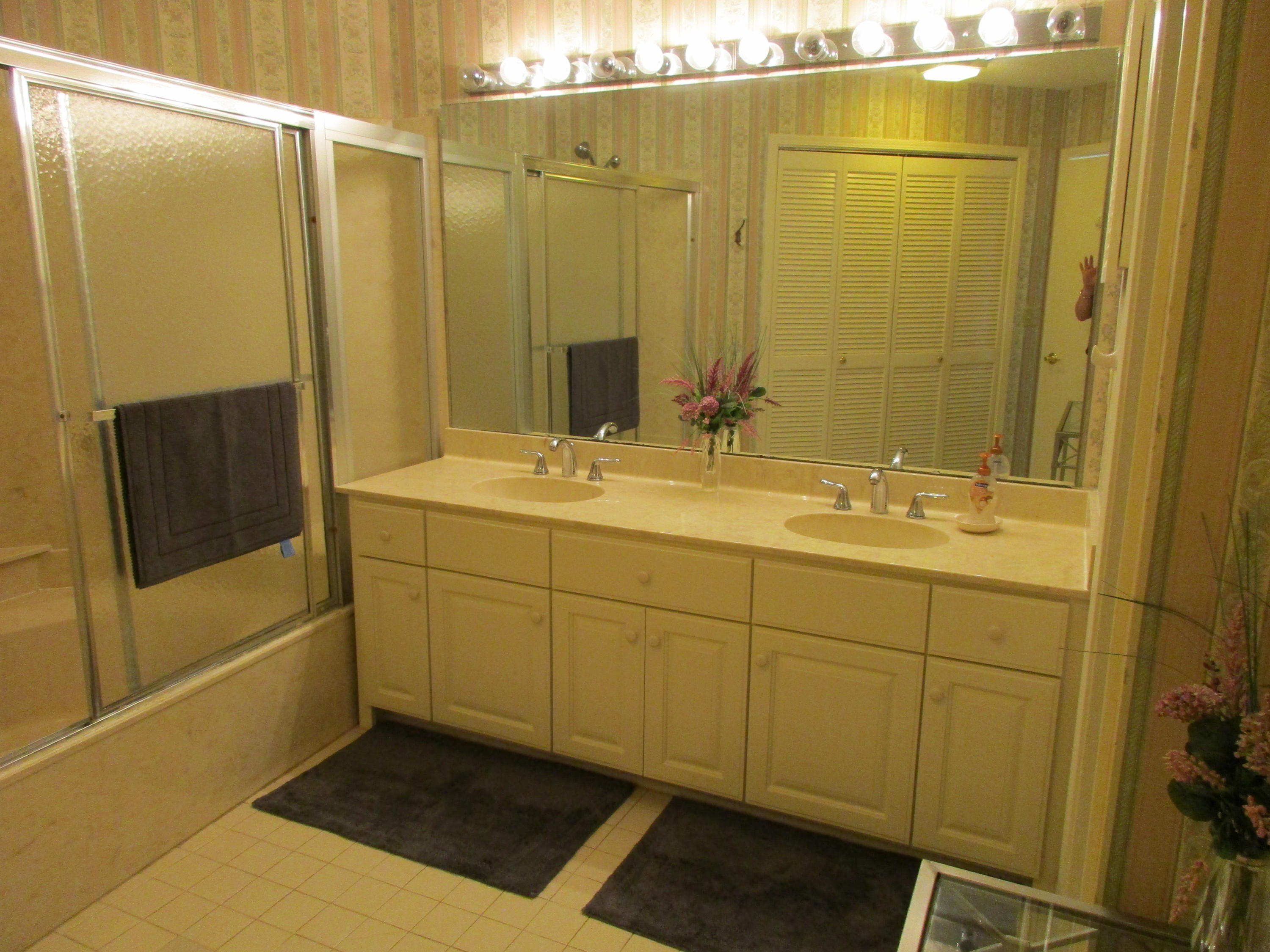 BAY VILLAS CONDOS - Residential Lease