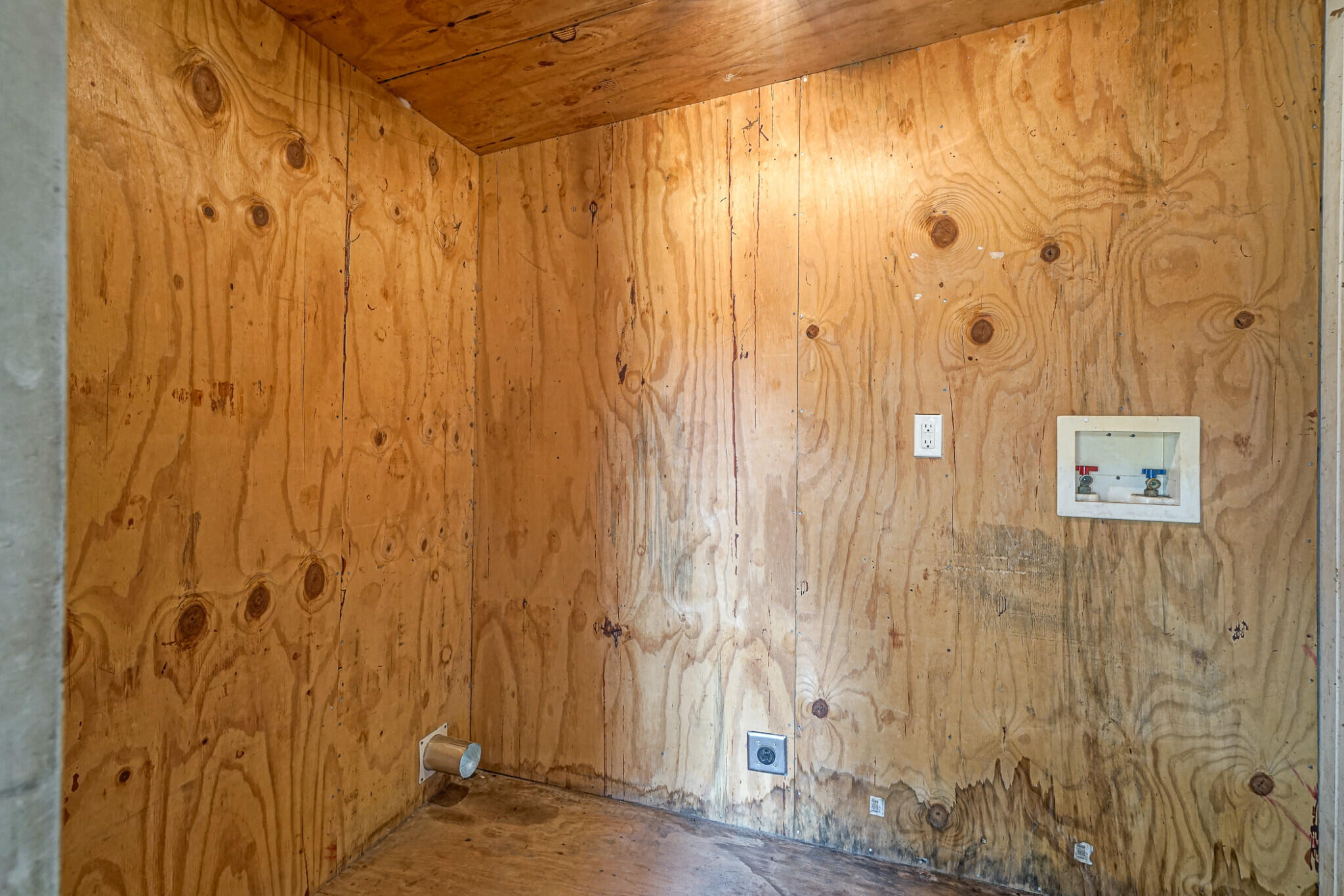 EDNEYS 3RD - Residential