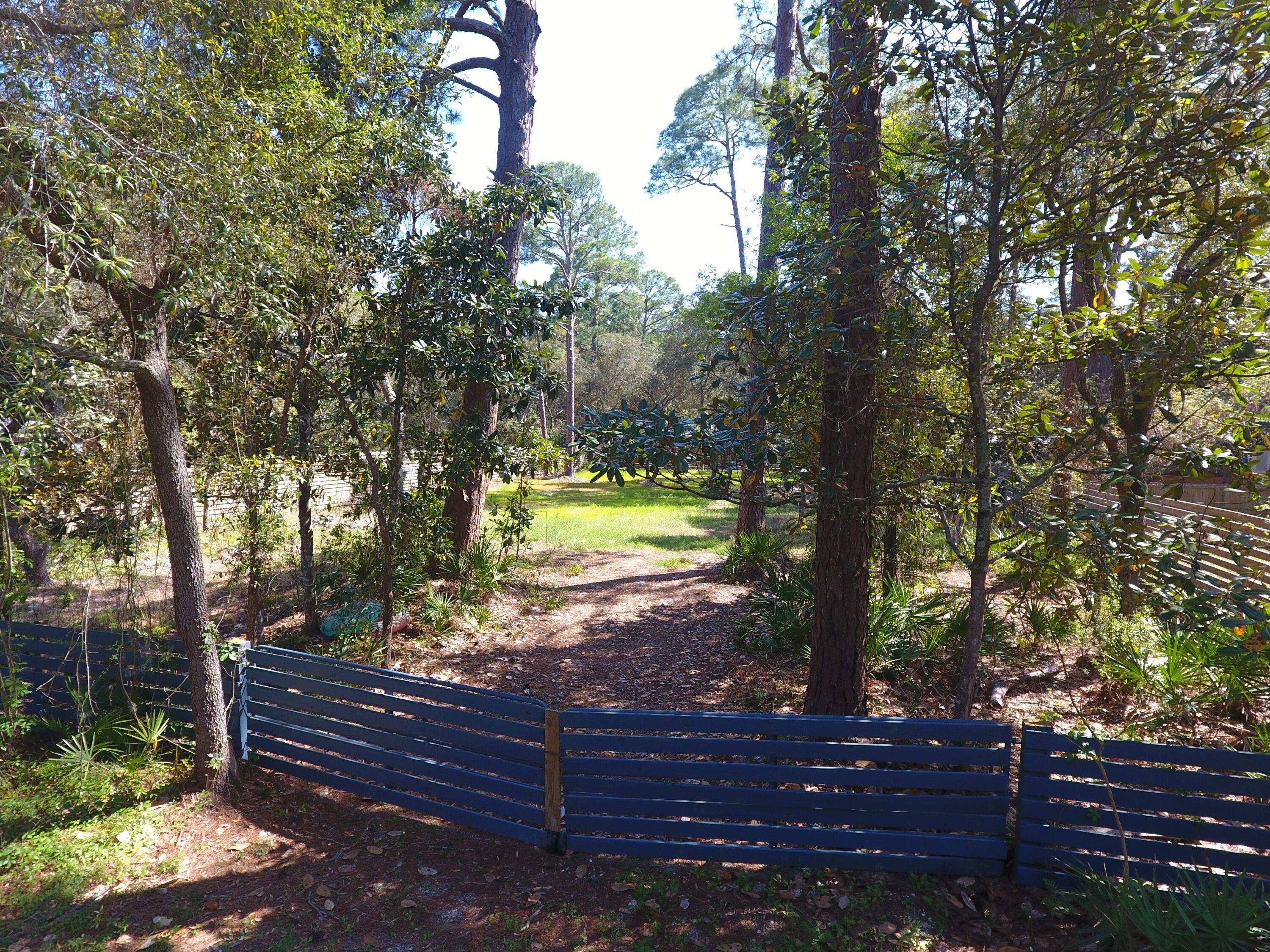 METES & BOUNDS - Land