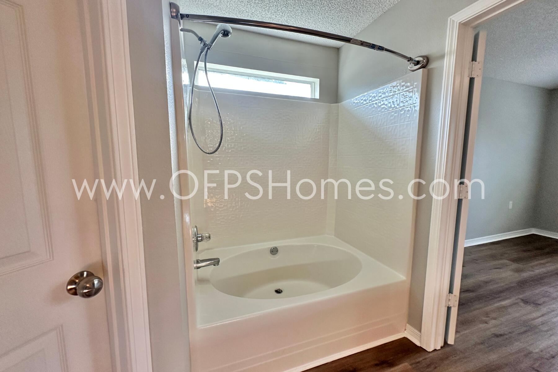 SHADOW LAKES - Residential Lease