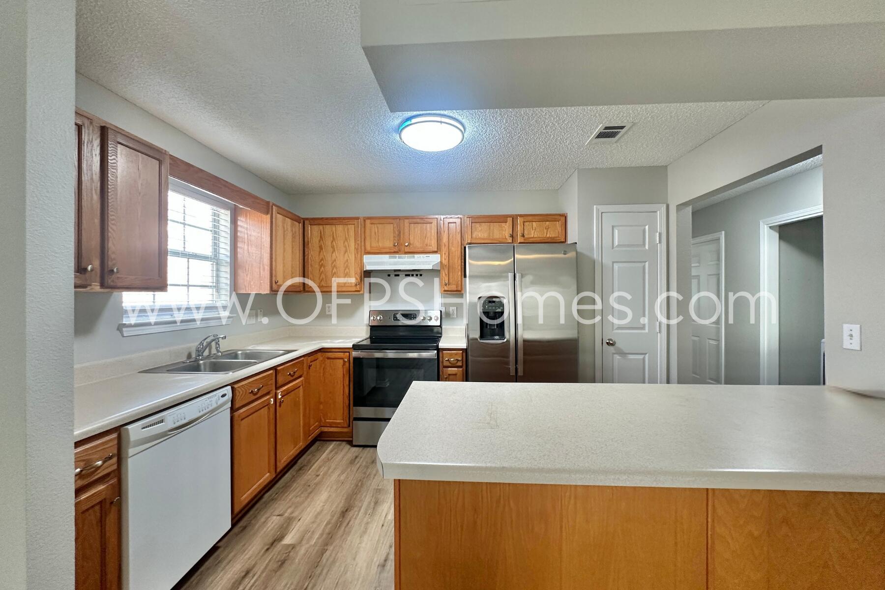 SHADOW LAKES - Residential Lease