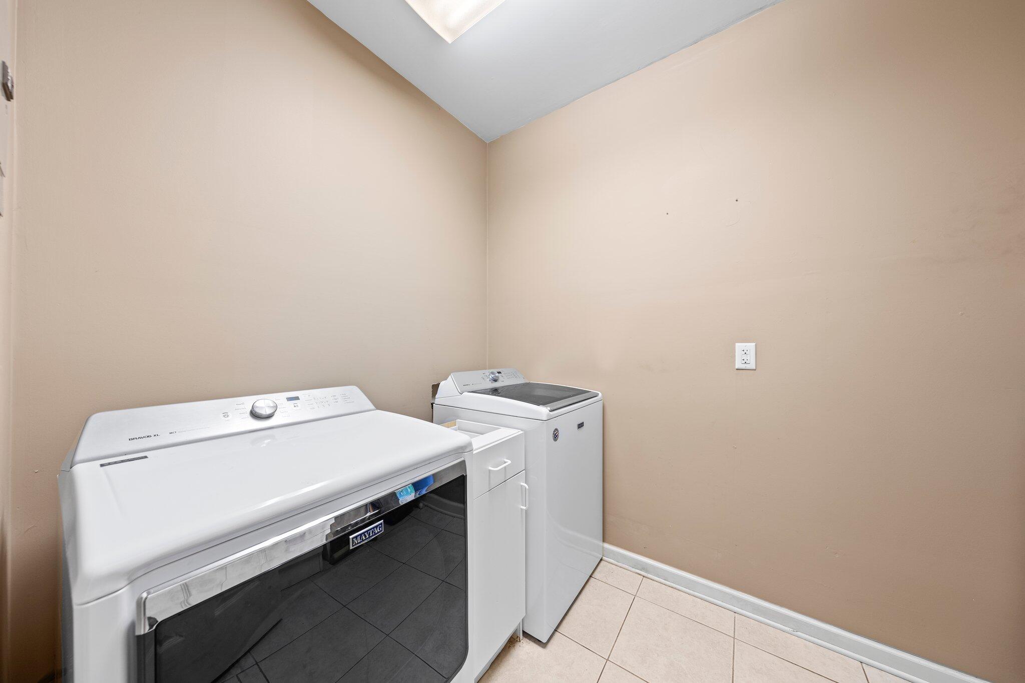 PITTS BAY SHORE - Residential