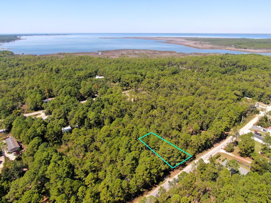 Looking to build your new home or mobile home just minutes to restaurants, shopping and our beautiful beaches on the Emerald Coast? This lot is wooded. No survey and buyer needs to verify all information and measurements. Set backs apply.