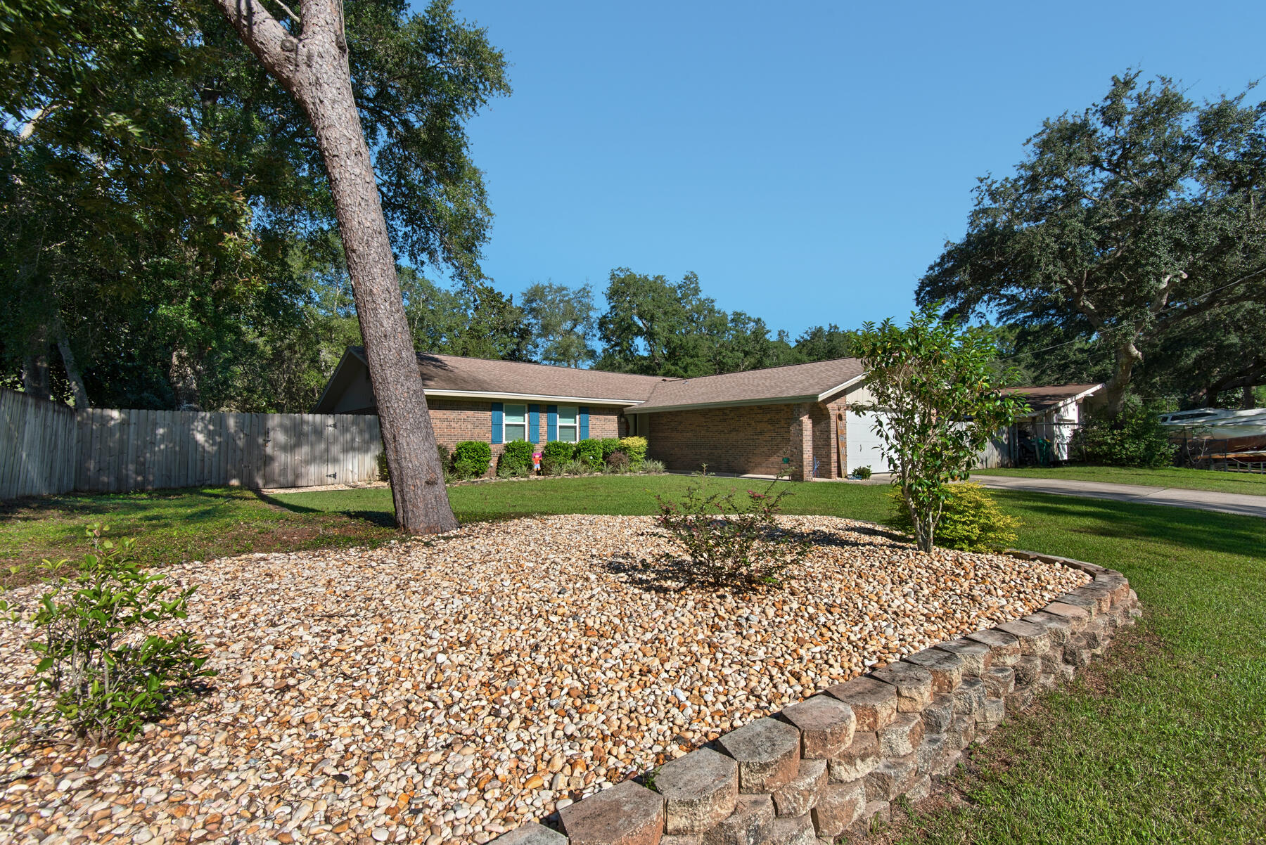 PINEWOOD ESTATES - Residential