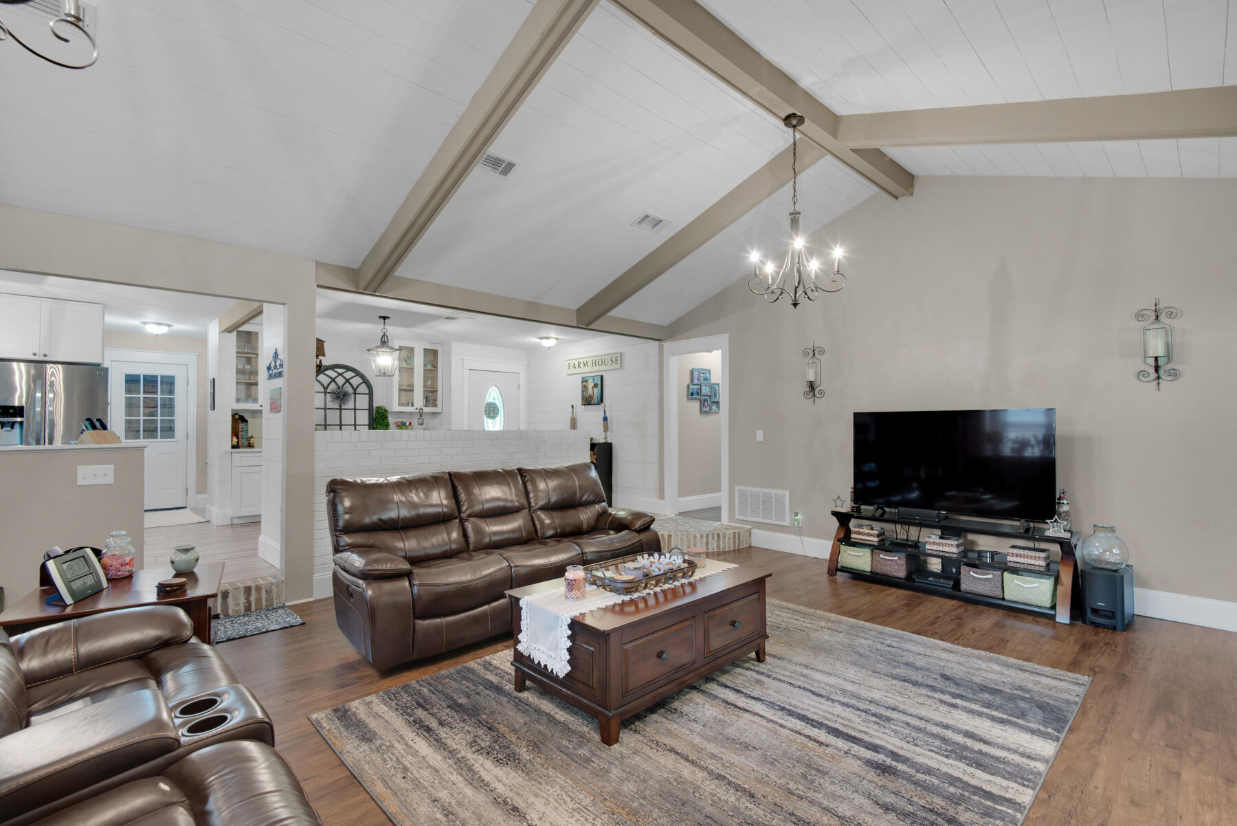 PINEWOOD ESTATES - Residential