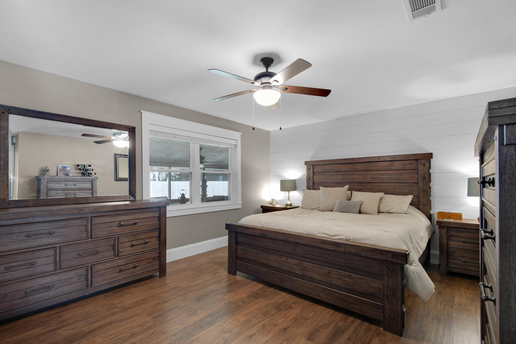 PINEWOOD ESTATES - Residential