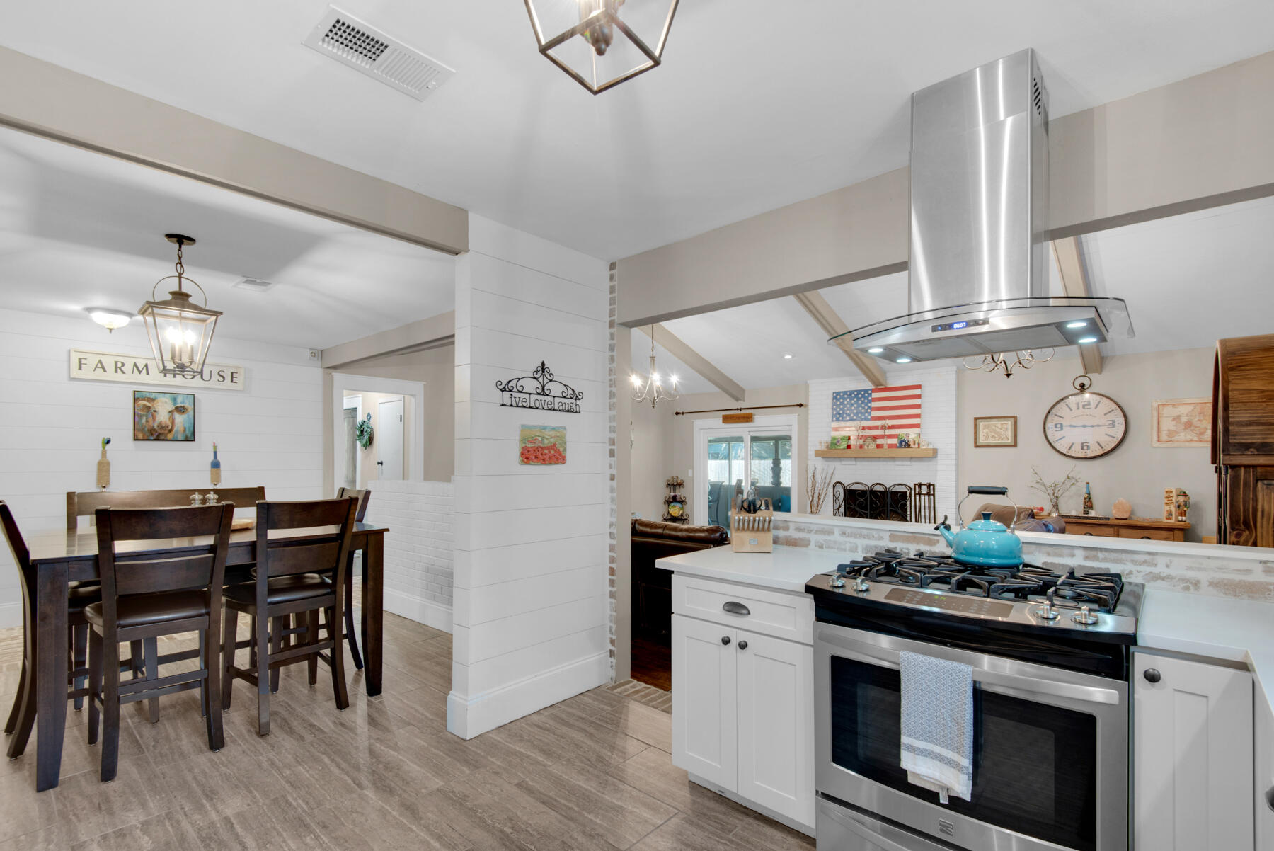 PINEWOOD ESTATES - Residential