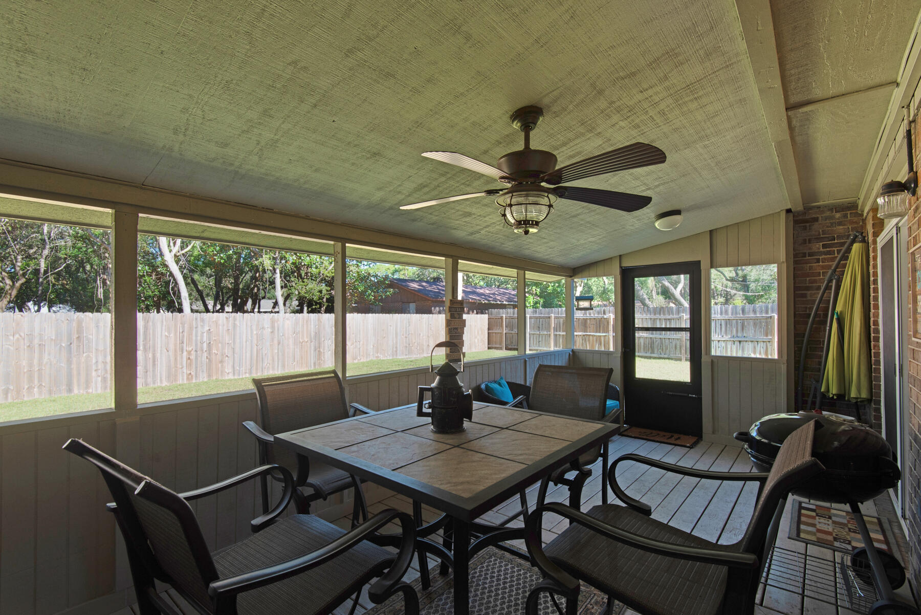 PINEWOOD ESTATES - Residential