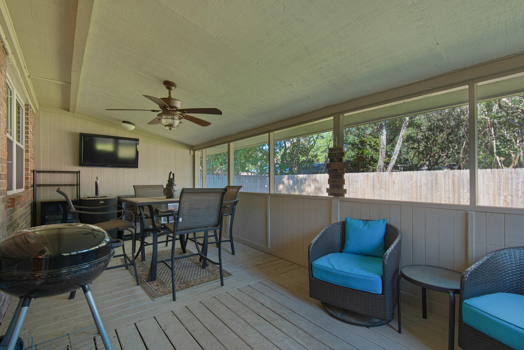 PINEWOOD ESTATES - Residential