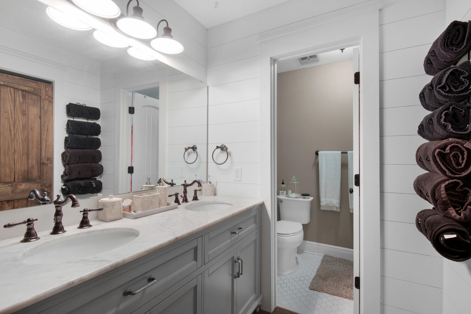 PINEWOOD ESTATES - Residential