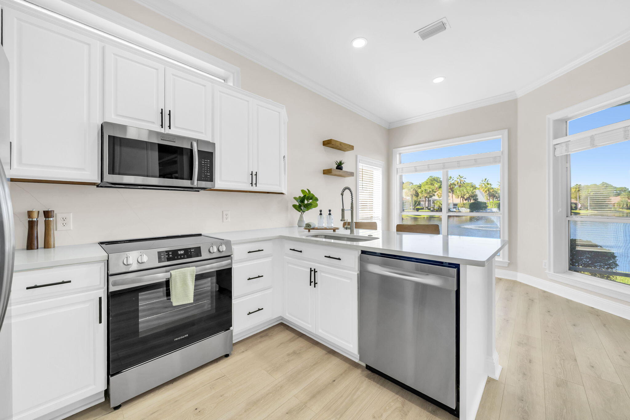 EMERALD LAKES PH 1 - Residential