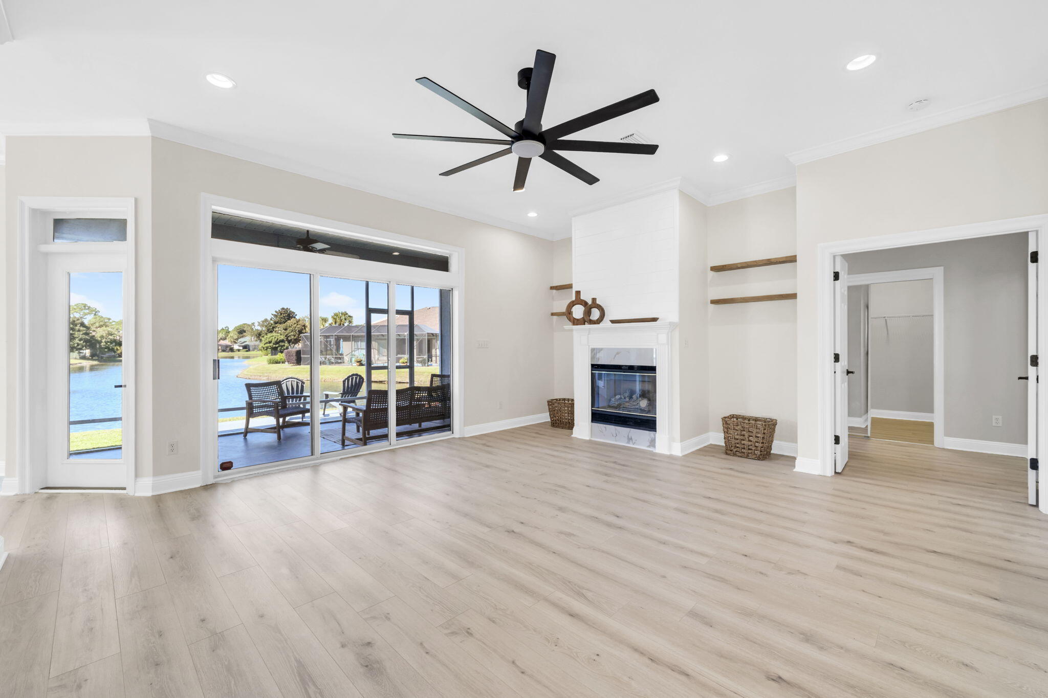 EMERALD LAKES PH 1 - Residential