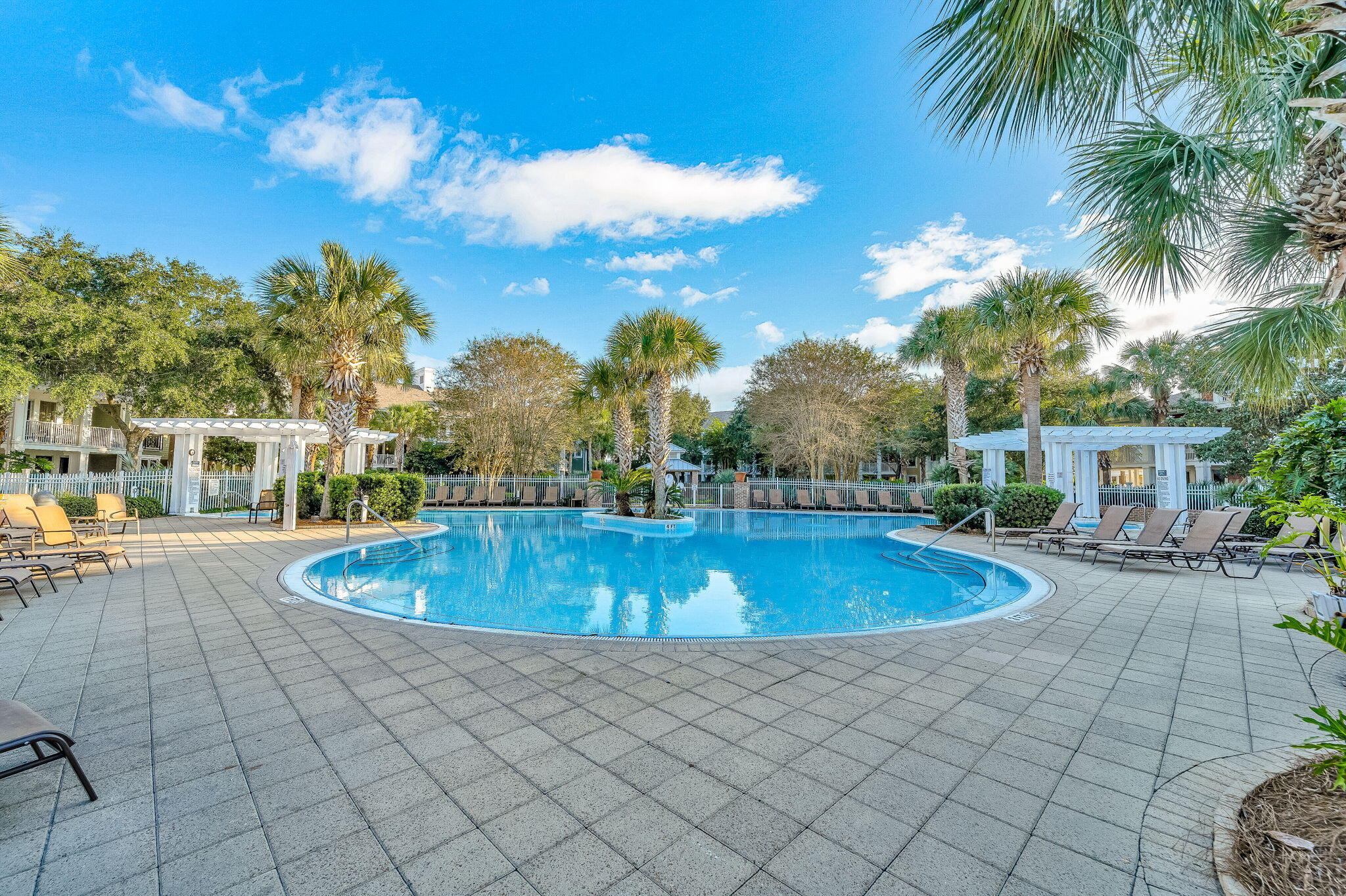 MARKET STREET INN - Residential