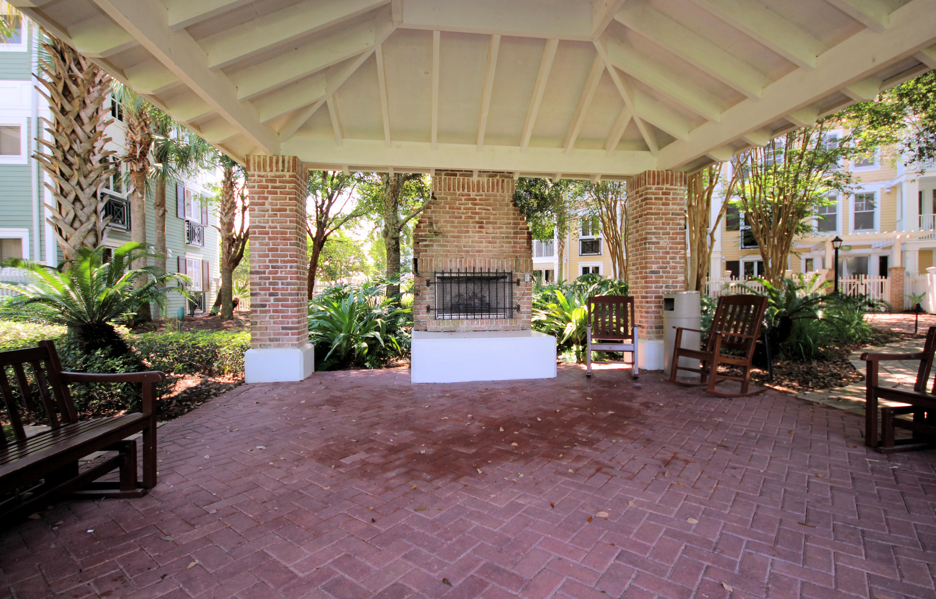 PILOT HOUSE - Residential