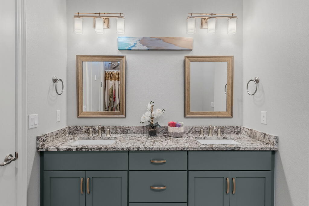 THE VINEYARDS - Residential