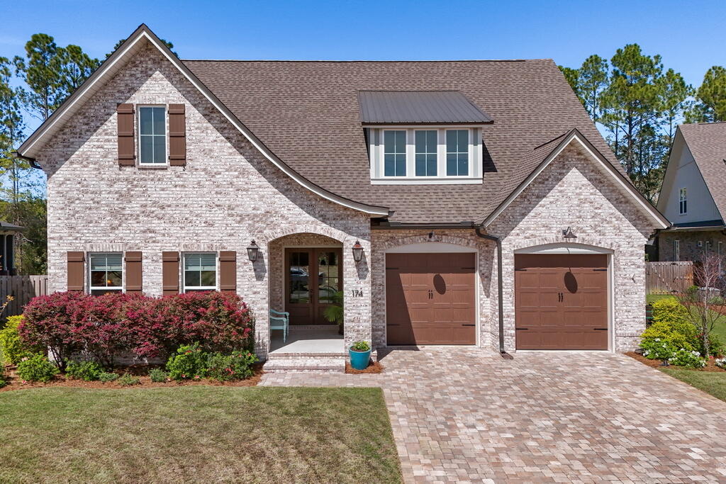 THE VINEYARDS - Residential