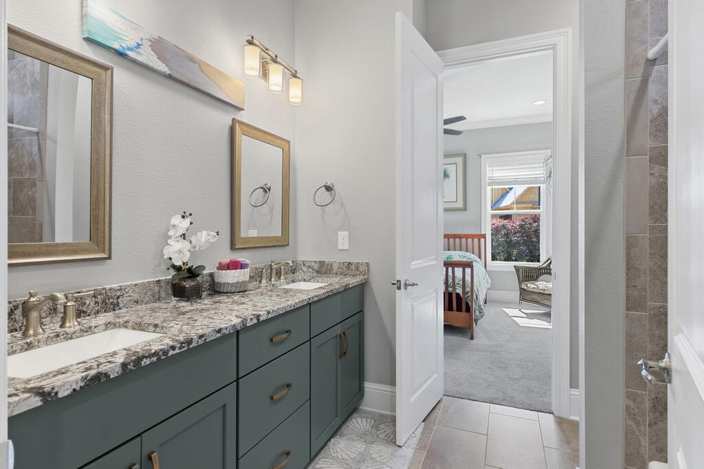 THE VINEYARDS - Residential