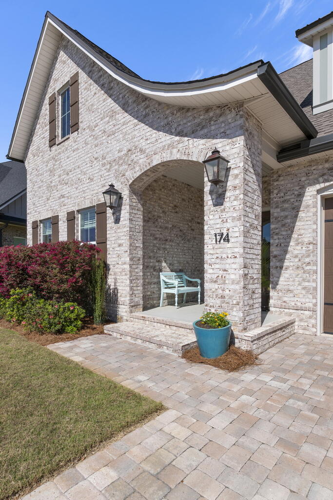 THE VINEYARDS - Residential