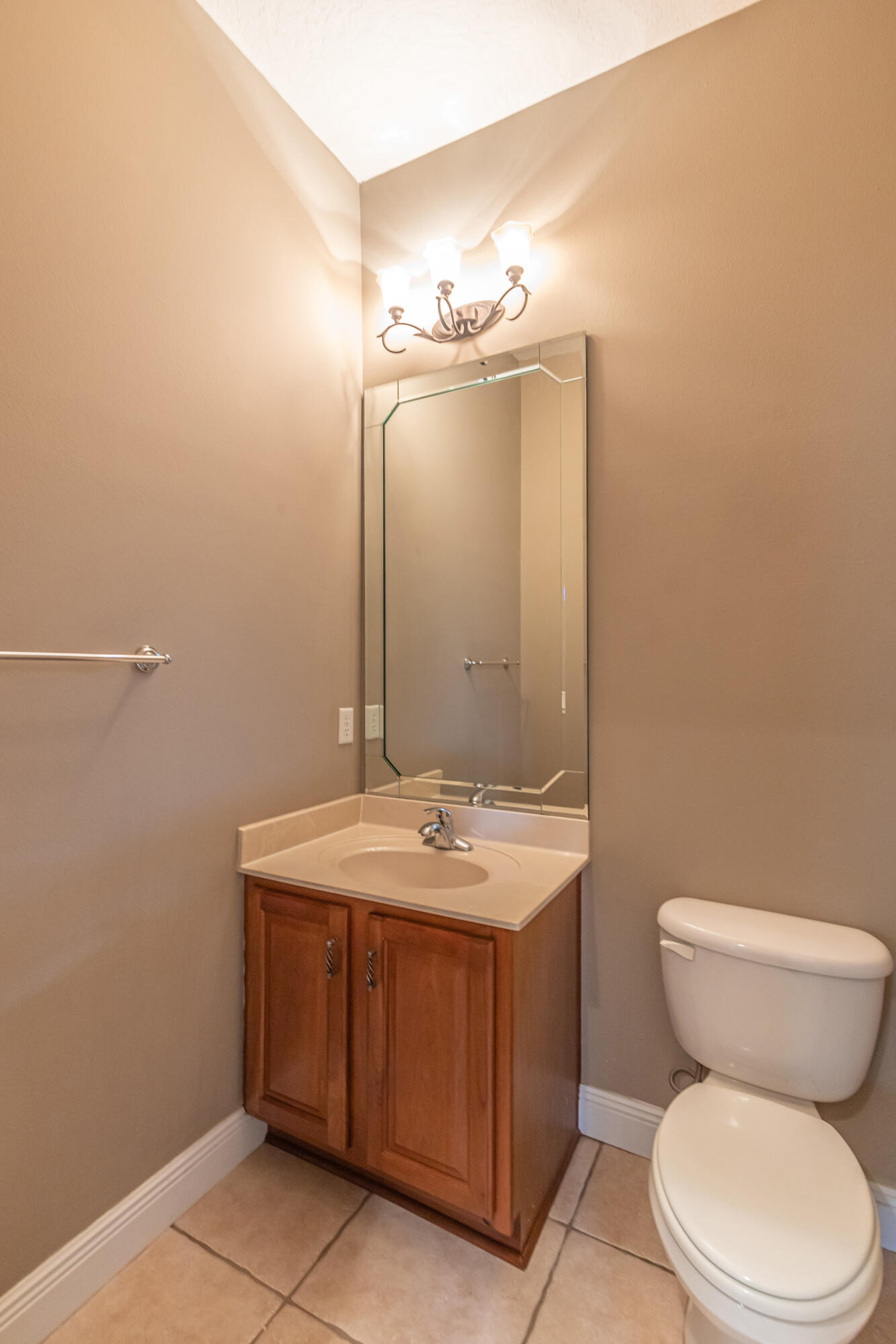 CHARDONNAY ESTATES - Residential