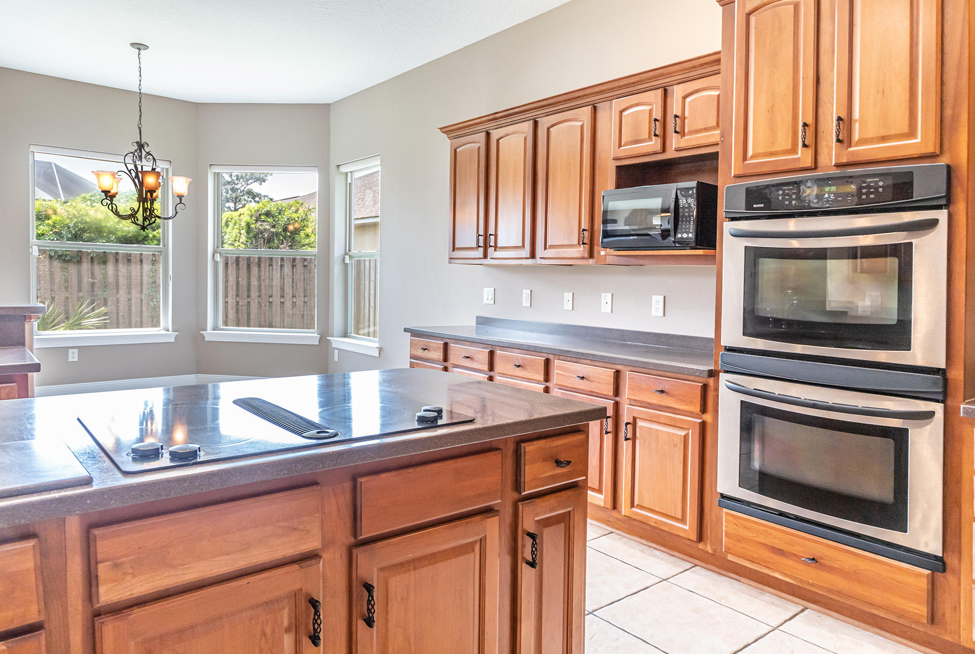 CHARDONNAY ESTATES - Residential