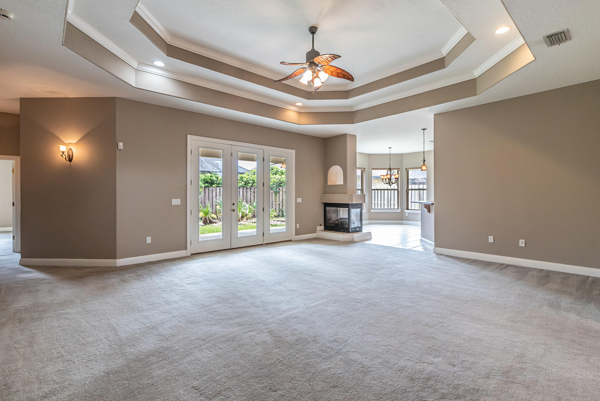 CHARDONNAY ESTATES - Residential