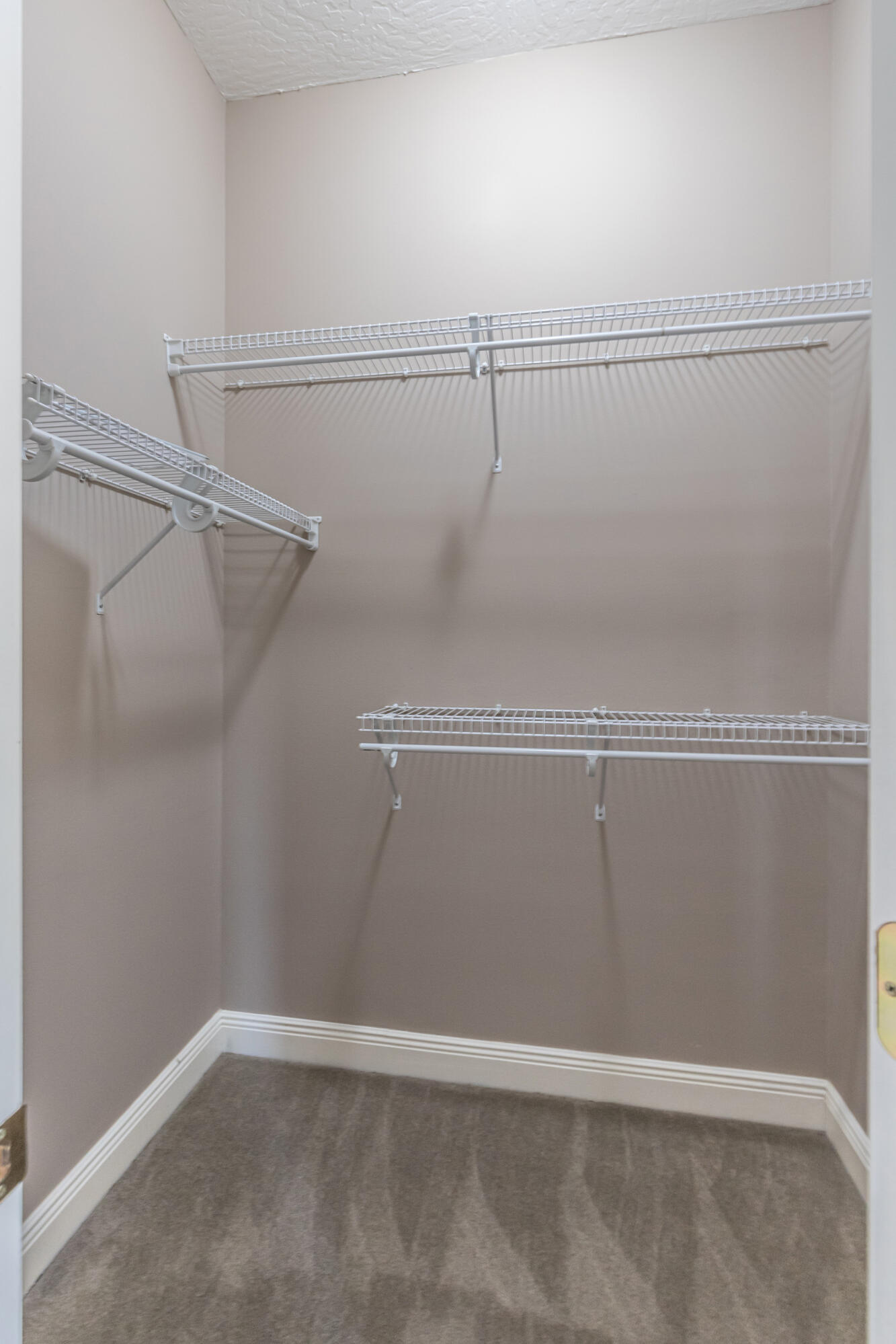 CHARDONNAY ESTATES - Residential