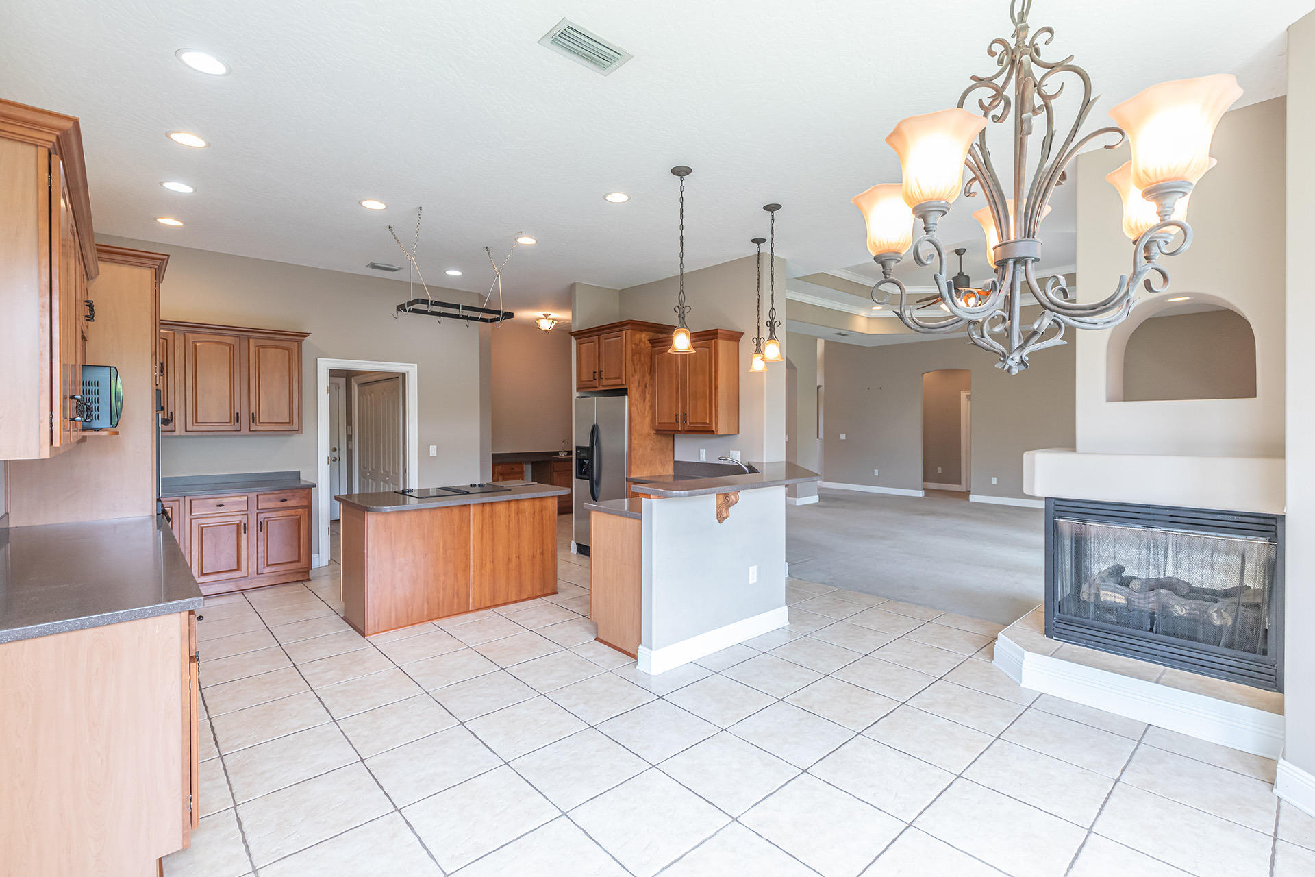 CHARDONNAY ESTATES - Residential