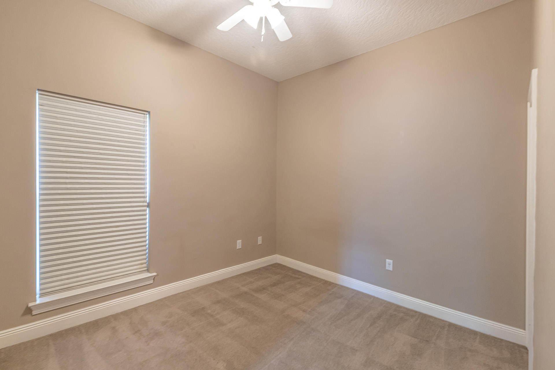 CHARDONNAY ESTATES - Residential