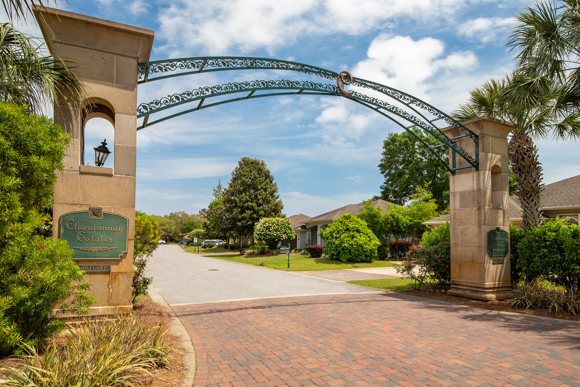 CHARDONNAY ESTATES - Residential